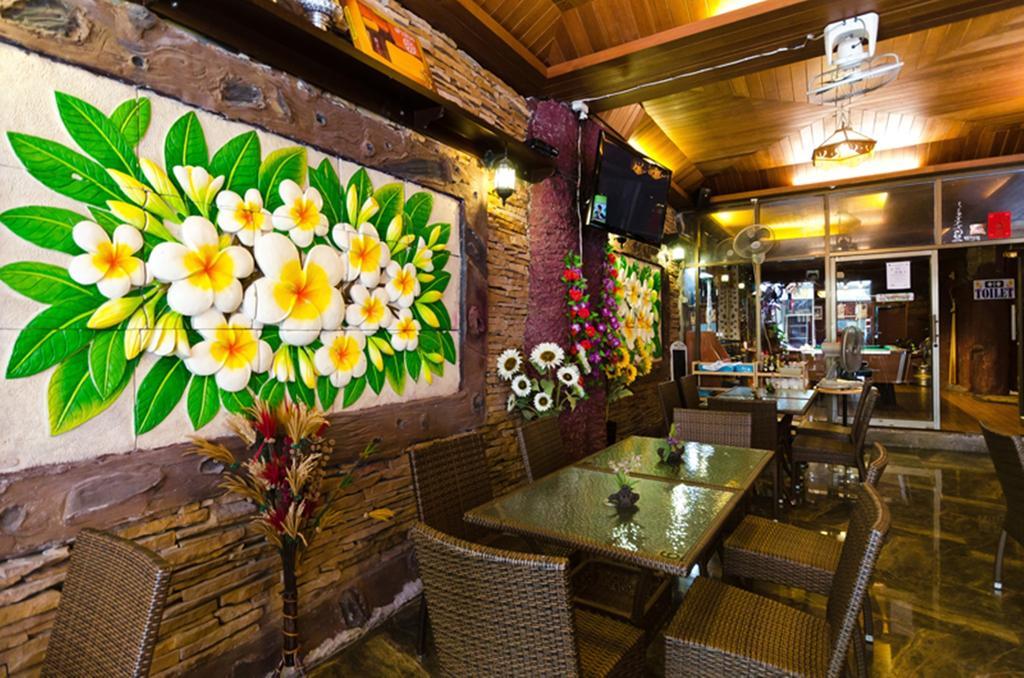 Eight Plus Hotel Bangkok Extérieur photo